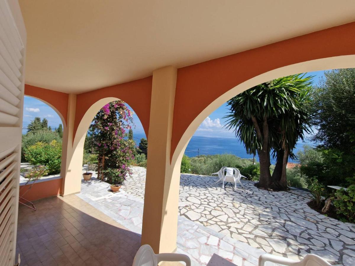 Atisis Apartments Benitses  Dış mekan fotoğraf