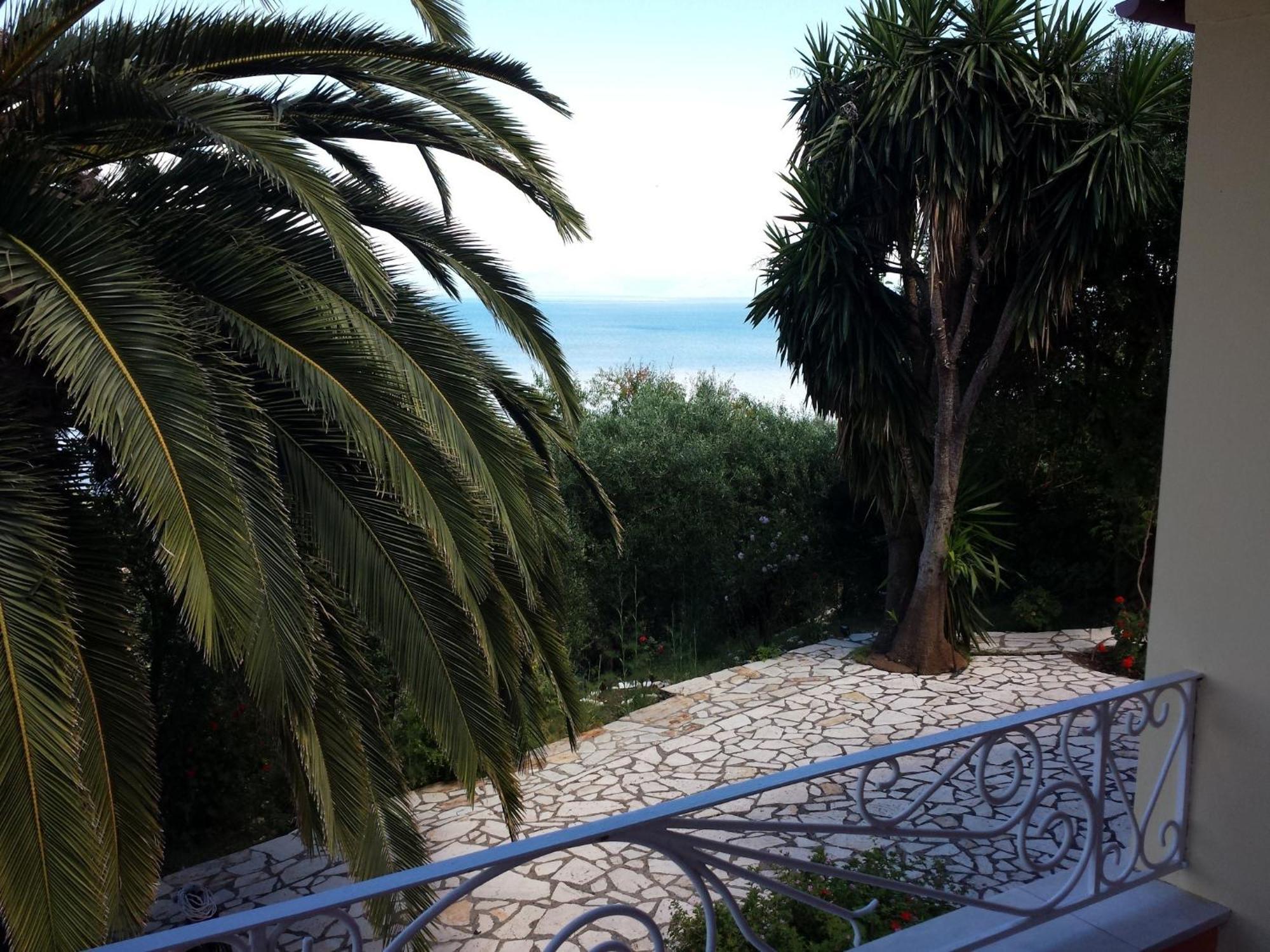 Atisis Apartments Benitses  Dış mekan fotoğraf