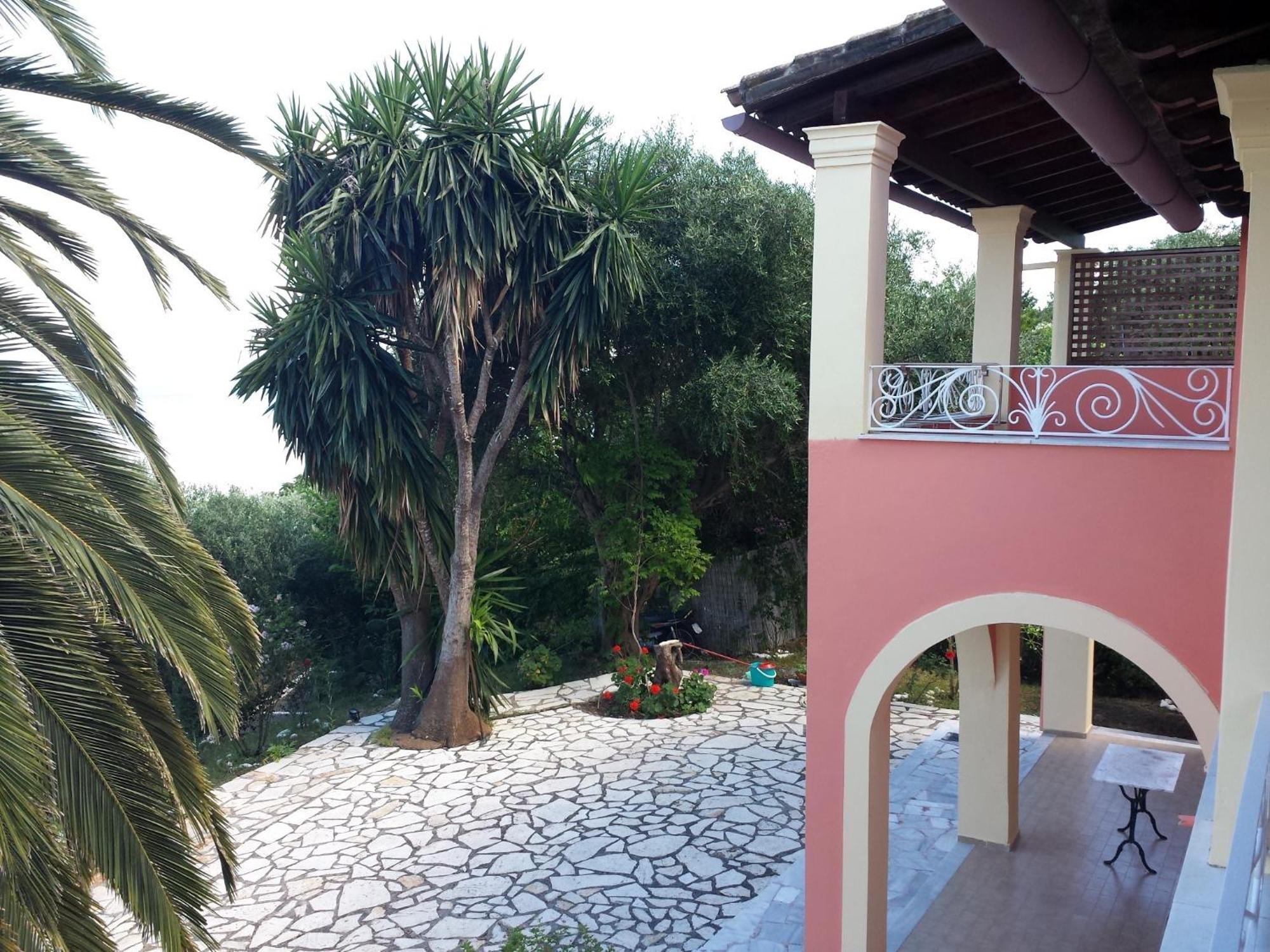 Atisis Apartments Benitses  Dış mekan fotoğraf