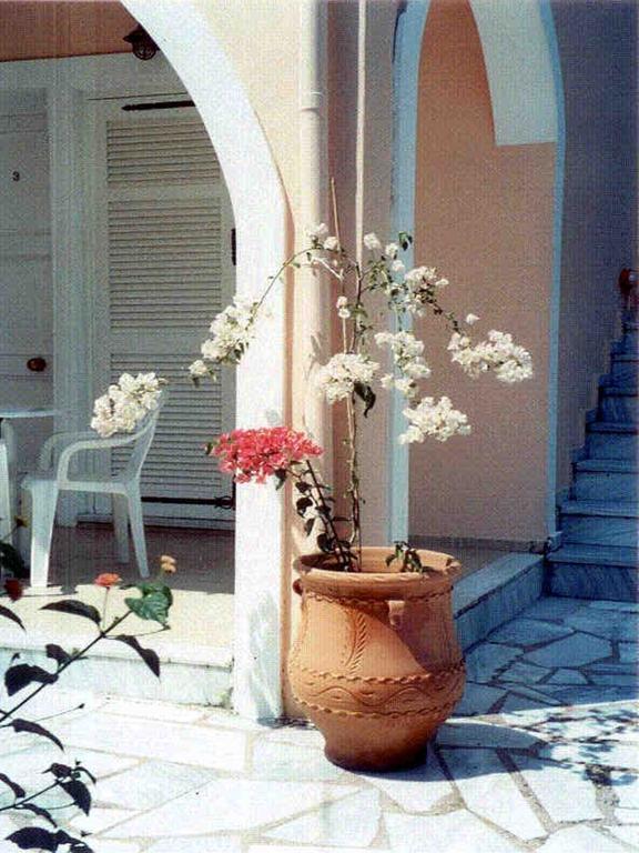 Atisis Apartments Benitses  Dış mekan fotoğraf