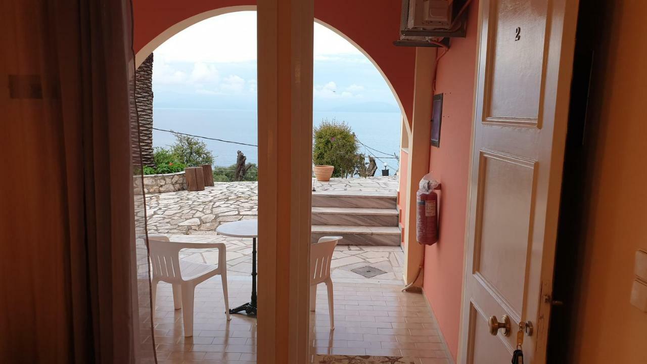 Atisis Apartments Benitses  Dış mekan fotoğraf